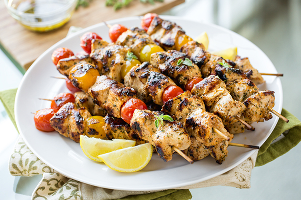grilled-lemon-chicken-skewers_thecozyapron_05-23-16_1-Edit
