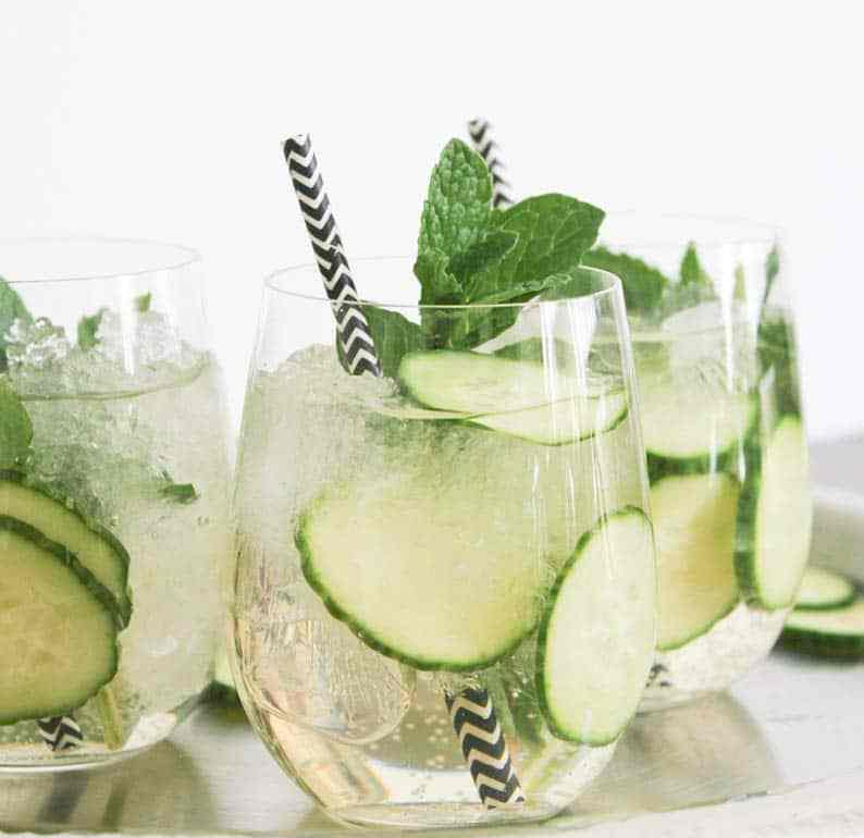 cucumber-mint-vodka-prosecco-cocktail